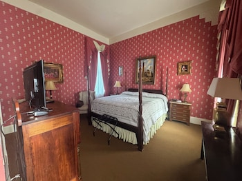 Room, 1 King Bed (John P. Walworth)