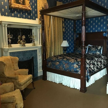 Room, 1 Queen Bed (The Newman Room)