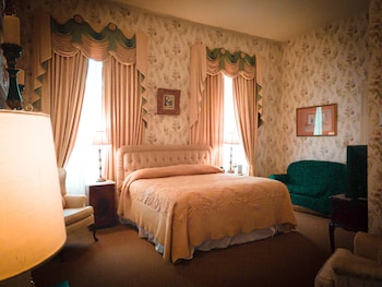 Room, 1 King Bed (The Ullman Room)
