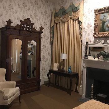 Room, 1 King Bed (The Ullman Room)