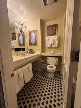 Room, 2 Double Beds (The Louise Room)