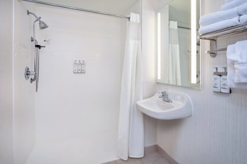 Suite, 1 Bedroom, Roll-in Shower (Mobility Accessible)