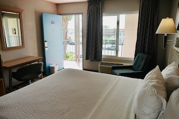 Room, 1 King Bed, Non Smoking