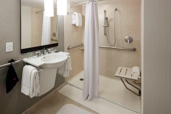 Room, 2 Double Beds (Mobility/Hearing Access, Roll-In Shwr)