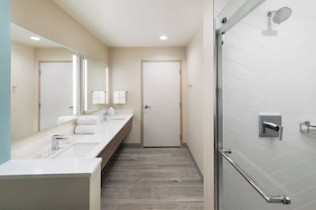 Superior Suite, 1 Bedroom, Bay View