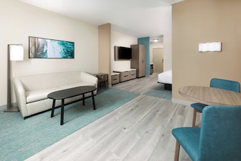 Suite, 1 King Bed with Sofa bed, Mobility Accessible, Bay View (Accessible Bathtub)