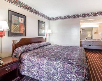 Standard Room, 1 King Bed, Non Smoking