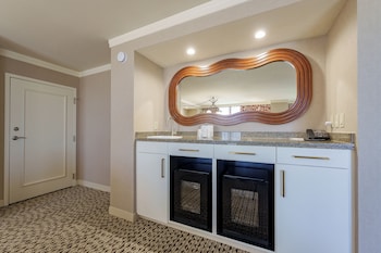 Premier Suite, 1 Bedroom with 2 Queens (High Floor)