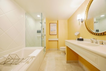 Room, 1 King Bed (Heritage)