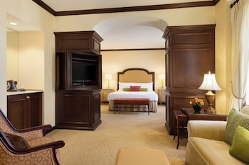 Room, 1 King Bed (Heritage)
