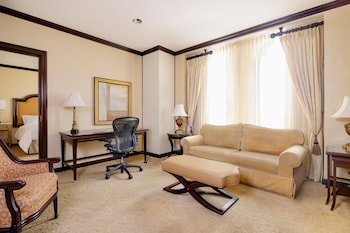 Suite, 1 King Bed (1200 SqFt)
