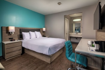 Standard Room, 1 Queen Bed