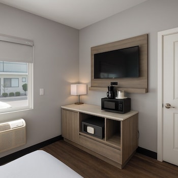 Business Room, 1 Queen Bed, Accessible, Non Smoking (Mobility)