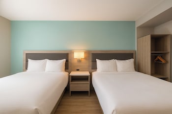 Room, 2 Queen Beds, Accessible, Non Smoking