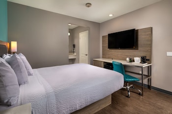 Standard Room, 1 Queen Bed