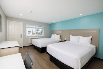 Room, 2 Queen Beds, Accessible, Non Smoking
