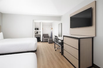Suite, 2 Queen Beds, Non Smoking
