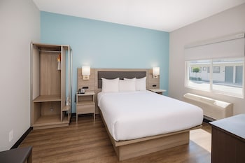 Business Room, 1 Queen Bed, Accessible, Non Smoking (Mobility)