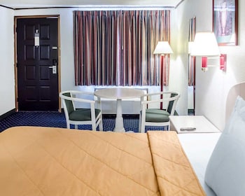 Standard Room, 1 King Bed, Non Smoking
