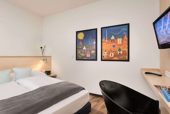 Suite, 1 King Bed (Shower Only;Cozy Sitting Corner)