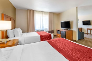 Suite, 2 Queen Beds, Non Smoking (Seating area)