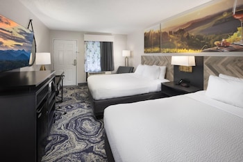 Standard Room, 2 Queen Beds, Non Smoking
