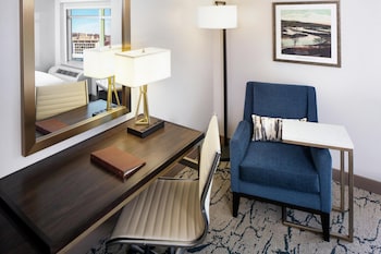 Suite, 1 King Bed, Accessible (Roll-In Shower)