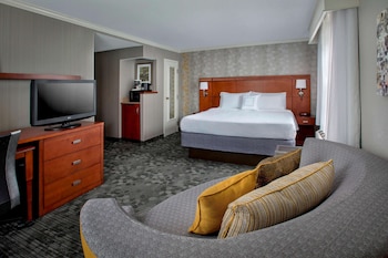 Room, 1 King Bed with Sofa bed, Accessible (Hearing)