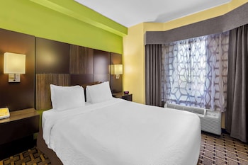 Suite, 1 Queen Bed, Accessible, Bathtub (with Sofabed)