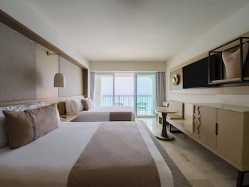 Premier Superior Ocean Front Double