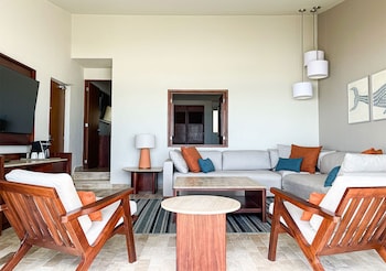 Grand Villa Master Suite Ocean Front