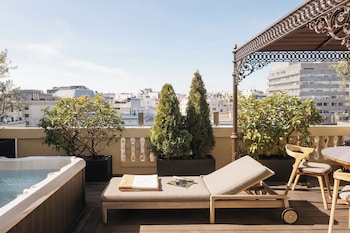 Fenix Penthouse Suite Red Level (2+1)