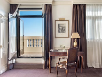 Suite, 2 Bedrooms (Red Level Master)