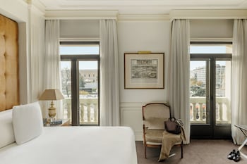 One Bedroom Suite Red Level Lounge Access