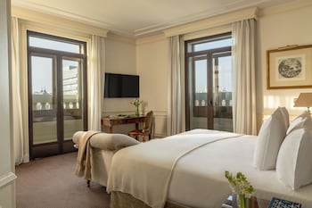 Fenix Penthouse Suite Red Level (2+1)