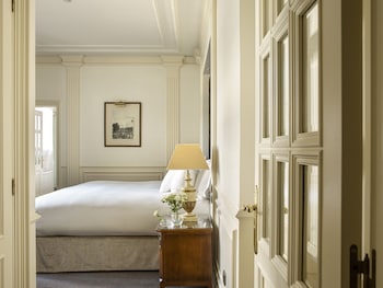 Grand Supreme Room with Jacuzzi Red Level