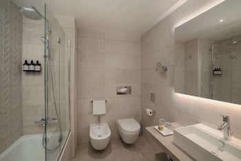 Premium Room (Extra Bed 3 Adults)