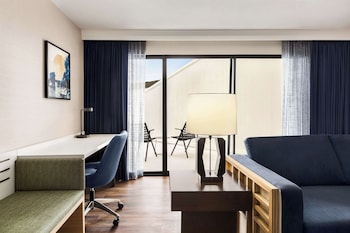 Junior Suite, 1 King Bed with Sofa bed