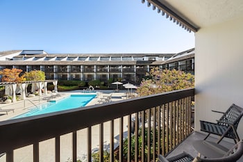 Room, 1 King Bed, Balcony, Pool View