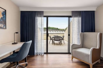 Room, 1 King Bed, Patio