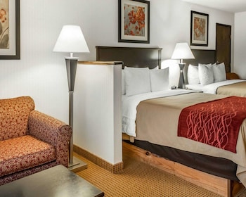 Suite, 2 Queen Beds, Non Smoking