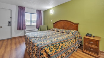 Room, 1 King Bed, Non Smoking