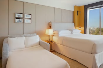 Family Room, 1 King Bed