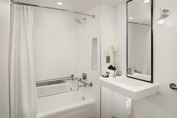 Traditional Room, 1 King Bed