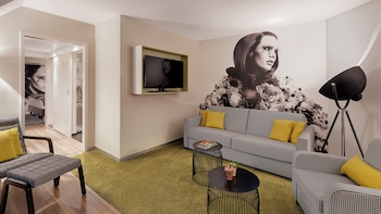 Suite, 1 Bedroom, City View