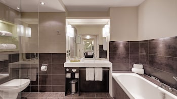 Suite, 1 Bedroom, Garden View