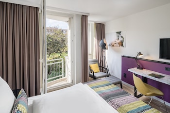 Standard Room, 1 Double Bed, Garden View