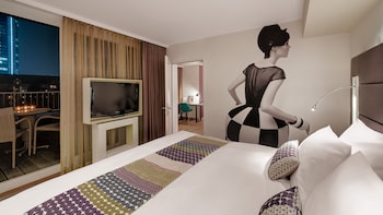Suite, 1 Bedroom, Garden View