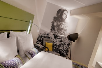 Premium Room, 1 King Bed, City View