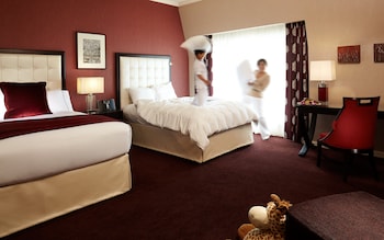 Classic Room, 2 Double Beds (Montreal View)